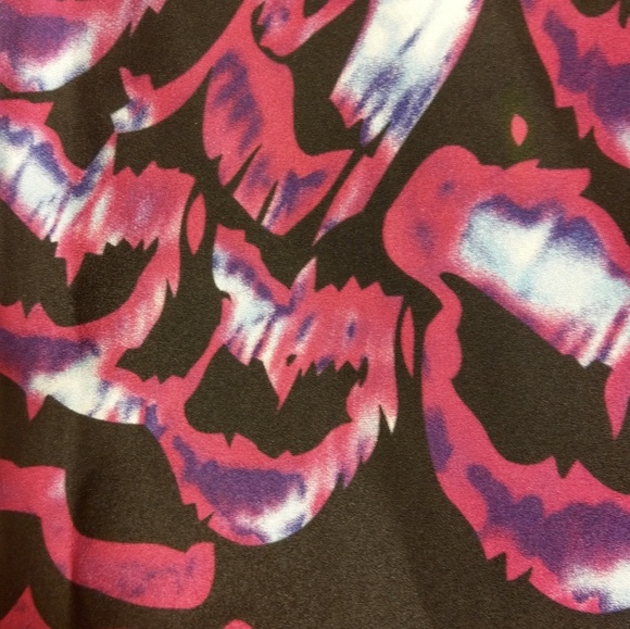 Never worn Kim Kardashian collection wrap top - Picture 5 of 5